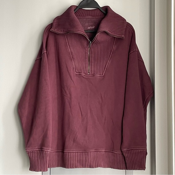 aerie Tops - Aerie Women's Burgundy Ribbed Sweatshirt
